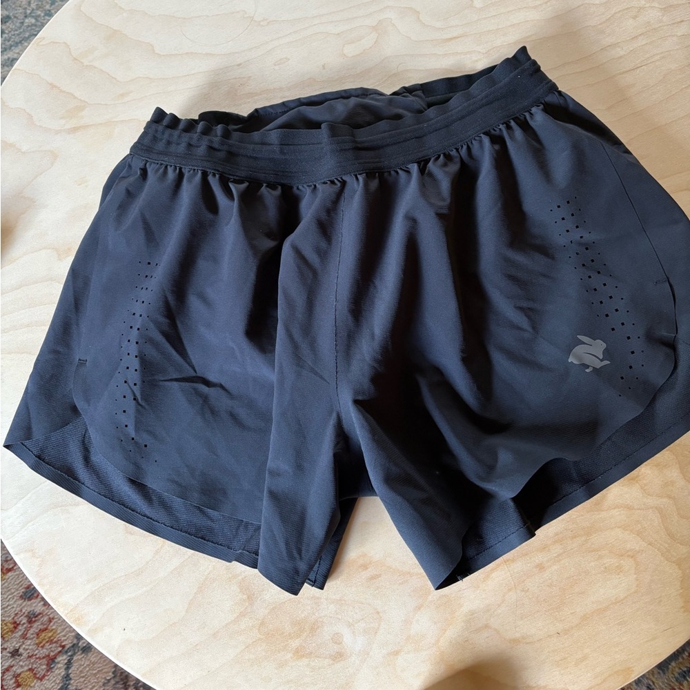 Rabbit Fuel and Fly 4 inch short women’s size medium